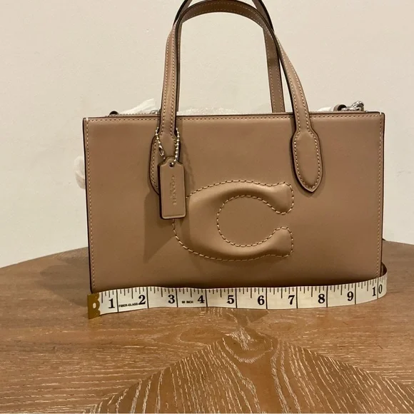 Coach

NINA SMALL TOTE - Picture 6 of 7
